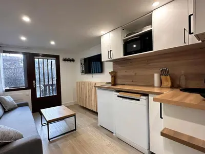 Cuisine ou kitchenette dans l'établissement l'Ourson appartement central champagny la plagne