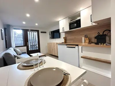 Cuisine ou kitchenette dans l'établissement l'Ourson appartement central champagny la plagne