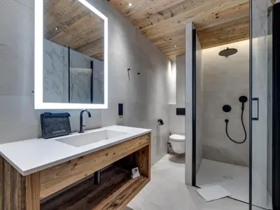 Salle de bains dans l'établissement Appartement de standing Val d'Isère, 12 pers, animaux admis - FR-1-567-135