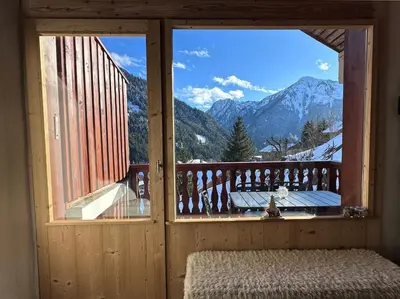 Vue générale sur la montagne ou vue sur la montagne depuis l'appartement