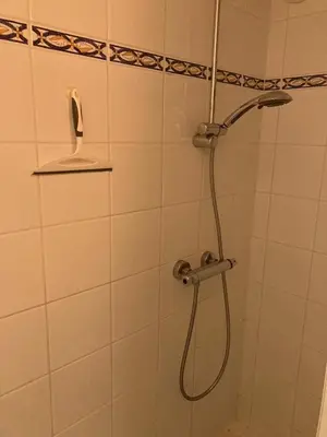 Salle de bains dans l'établissement Appartement 2 étoiles en pied de pistes et au centre ville 4 personnes