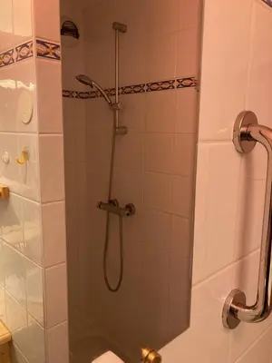 Salle de bains dans l'établissement Appartement 2 étoiles en pied de pistes et au centre ville 4 personnes