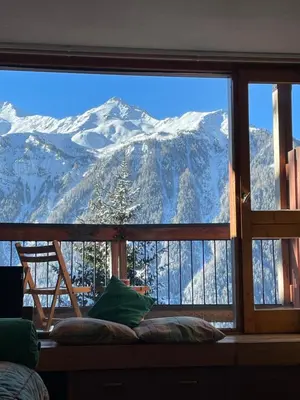 Vue générale sur la montagne ou vue sur la montagne depuis l'appartement