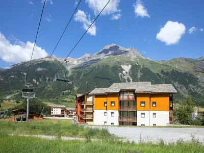 Vue générale sur la montagne ou vue sur la montagne depuis l'appartement