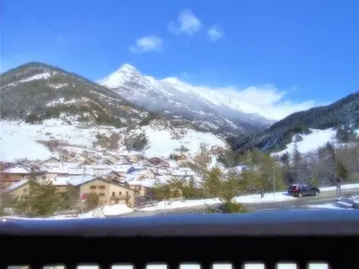Vue générale sur la montagne ou vue sur la montagne depuis l'appartement
