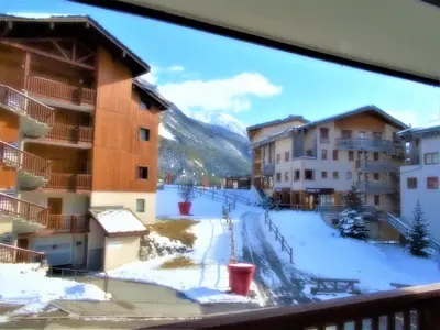 Vue générale sur la montagne ou vue sur la montagne depuis l'appartement