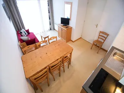 Télévision ou salle de divertissement dans l'établissement Apartment Termignon 50m from Ski Lift
