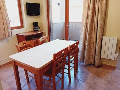 Télévision ou salle de divertissement dans l'établissement Apartment for 6 people with 2 rooms