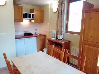 Cuisine ou kitchenette dans l'établissement Apartment with parking in Val Cenis
