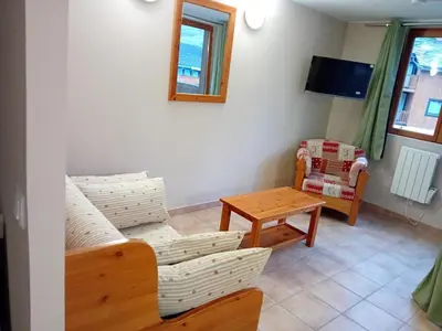 Télévision ou salle de divertissement dans l'établissement Apartment with parking in Val Cenis