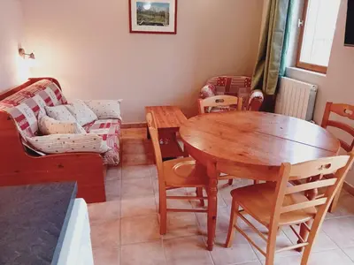 Coin salon dans l'établissement Apartment in Termignon with Ski-In Ski-Out