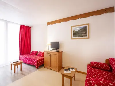 Télévision ou salle de divertissement dans l'établissement Holiday home for 6 people with balcony