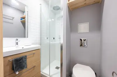 Salle de bains dans l'établissement Pierra Menta - Vue montagne station à pied