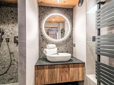 Salle de bains dans l'établissement Apartment Le Curling B - Val Claret-43 by Interhome
