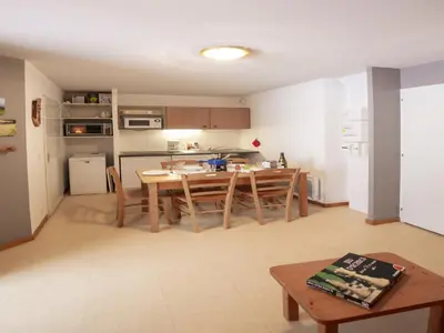 Cuisine ou kitchenette dans l'établissement Apartment with 2 rooms and terrace