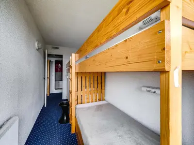 Un ou plusieurs lits dans un hébergement de l'établissement Appartement 2 pièces, 5 pers, au pied des pistes, Arc 1800 - FR-1-411-982