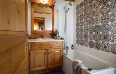 Salle de bains dans l'établissement lesetoilesdelaplagne chalet 16 au pied piste a belle plagne
