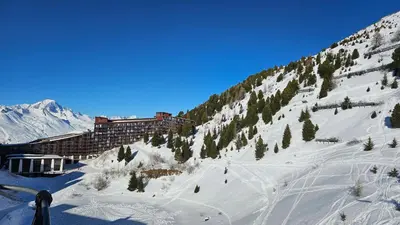 Vue générale sur la montagne ou vue sur la montagne depuis l'appartement