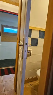 Salle de bains dans l'établissement Plein Sud, skis aux pieds, linge & ménage inclus---South-facing, SKI-IN-OUT, all included---Arc 2000, Le Varet