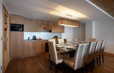 Cuisine ou kitchenette dans l'établissement Chalet des Neiges -La Source des Arcs
