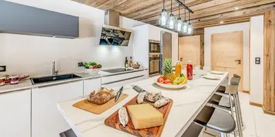 Cuisine ou kitchenette dans l'établissement Résidence Le Palais Des Dodes - 4 Pièces pour 8 Personnes MAE-7651