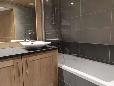 Salle de bains dans l'établissement Paradiski nouveau, calme et ensoleillé vallandry