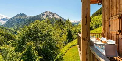Vue générale sur la montagne ou vue sur la montagne depuis l'appartement