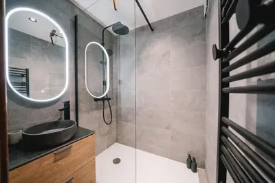 Salle de bains dans l'établissement Appartement Eclipse by ExplorHome I 4 à 6 personnes I Skis aux pieds I Tignes, Val Claret