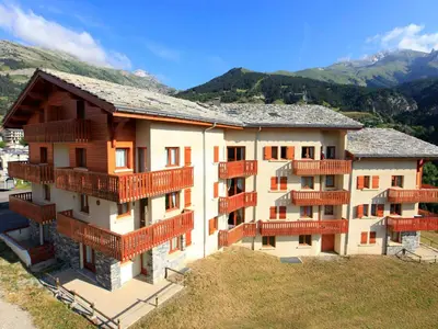 Vue générale sur la montagne ou vue sur la montagne depuis l'appartement