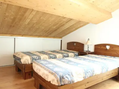 Un ou plusieurs lits dans un hébergement de l'établissement Duplex 3 chambres pour 8 personnes à Aussois - FR-1-508B-16