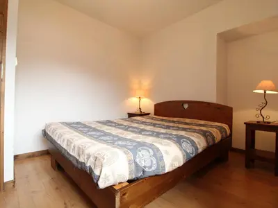 Un ou plusieurs lits dans un hébergement de l'établissement Duplex 3 chambres pour 8 personnes à Aussois - FR-1-508B-16