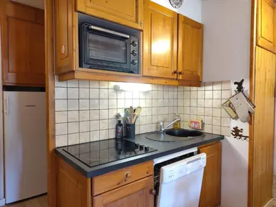 Cuisine ou kitchenette dans l'établissement Appartement Duplex 8 Pers, Calme, Près Navettes et Piscine - FR-1-508B-17