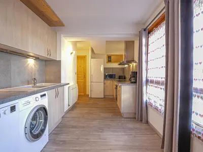 Cuisine ou kitchenette dans l'établissement Appartement rénové pour 8 pers. à Aussois - FR-1-508B-20