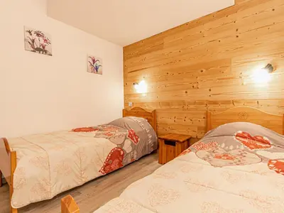 Un ou plusieurs lits dans un hébergement de l'établissement Appartement rénové pour 8 pers. à Aussois - FR-1-508B-20