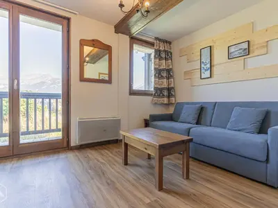 Coin salon dans l'établissement Duplex moderne pour 6 pers avec belle vue montagne, balcon et WIFI - FR-1-508B-34