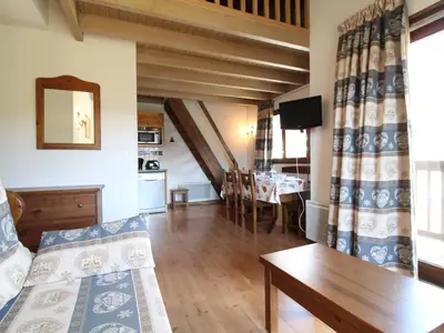 Coin salon dans l'établissement Appartement spacieux 6 pers, vue montagne, Aussois - FR-1-508B-28