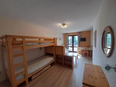 Un ou plusieurs lits dans un hébergement de l'établissement Studio 4 pers à Aussois avec terrasse exposée sud - FR-1-508B-29