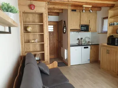 Cuisine ou kitchenette dans l'établissement Petit chalet 4 pers Champagny-en-Vanoise