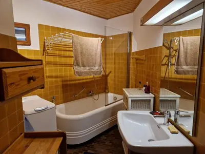 Salle de bains dans l'établissement Spacieux duplex 6 à 8 couchages
