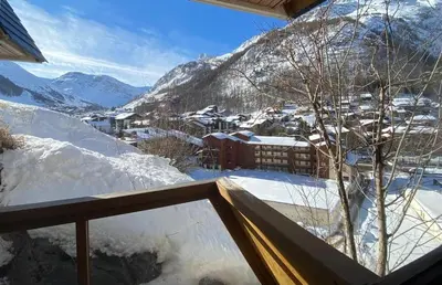 Vue générale sur la montagne ou vue sur la montagne depuis l'appartement