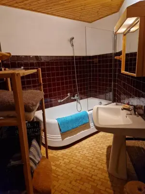 Salle de bains dans l'établissement Spacieux duplex 6 à 8 couchages