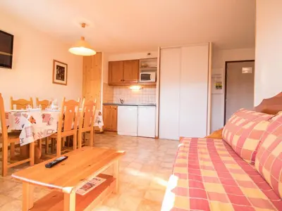 Cuisine ou kitchenette dans l'établissement Appartement pour 6 à Aussois, balcon et wifi à la réception - FR-1-508B-2