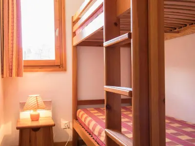 Un ou plusieurs lits dans un hébergement de l'établissement Appartement pour 6 à Aussois, balcon et wifi à la réception - FR-1-508B-2