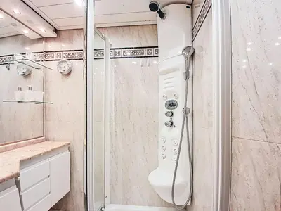 Salle de bains dans l'établissement Apartment Palafour - Le Lac-7 by Interhome