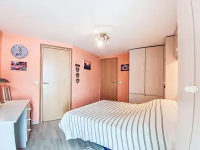 Un ou plusieurs lits dans un hébergement de l'établissement Apartment Palafour - Le Lac-7 by Interhome