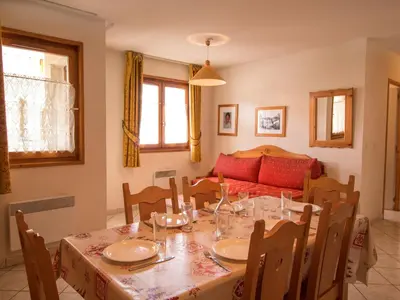 Coin salon dans l'établissement Appartement 38m², 6 pers, parking, quartier calme à Aussois - FR-1-508B-11