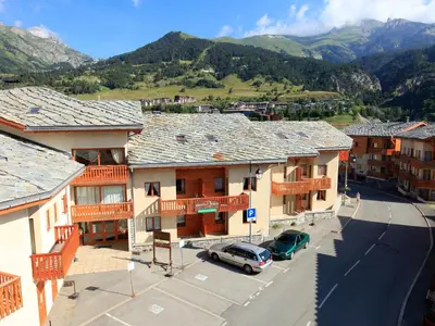 Vue générale sur la montagne ou vue sur la montagne depuis l'appartement