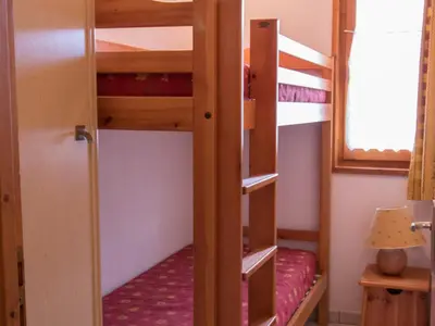 Un ou plusieurs lits dans un hébergement de l'établissement Appartement 38m², 6 pers, parking, quartier calme à Aussois - FR-1-508B-11