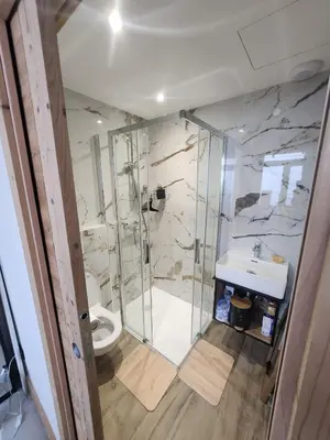 Salle de bains dans l'établissement Zalona Altitude Appartement T3 - Emplacement exceptionnel - entrée indépendante - entièrement rénové