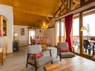 Coin salon dans l'établissement Chalet Peisey-Vallandry - Le Gland d'Or - 8p